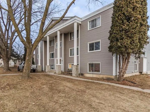 1047 Langley Rd, Waterloo, IA 50702