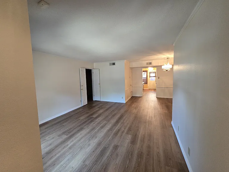 2300 Nacogdoches Rd #105A — Photo 38