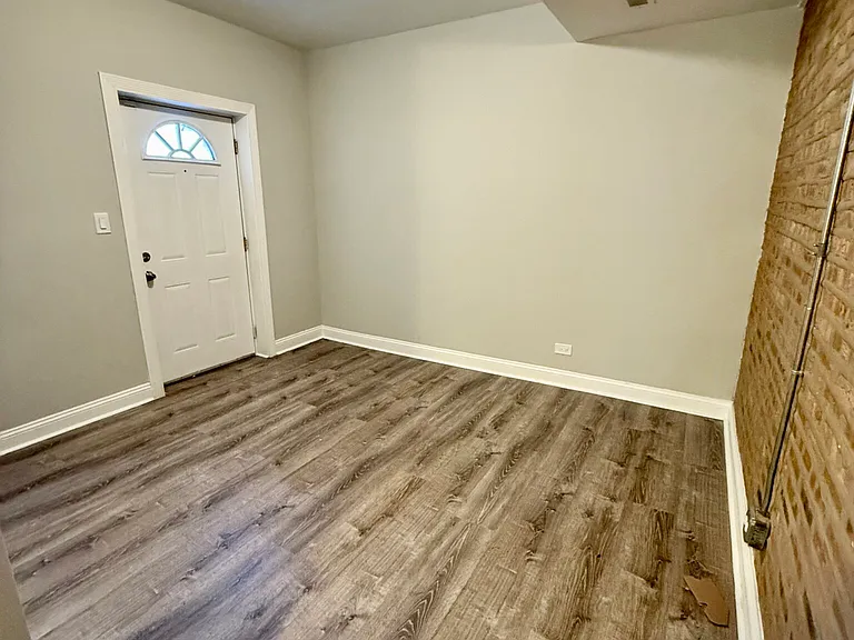 6913 S Paxton Ave #3 — Photo 8