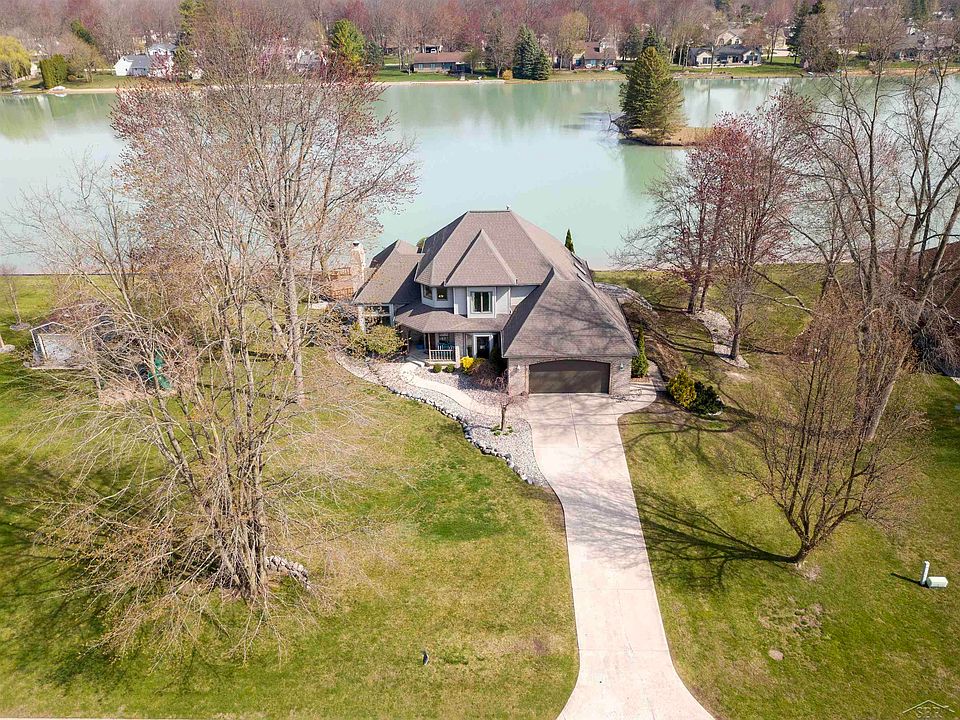 1st image of 11244 Lake Circle Dr S