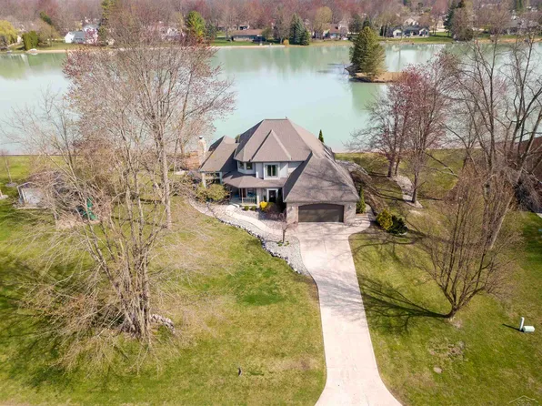 11244 Lake Circle Dr S, Saginaw, MI 48609