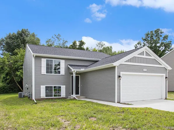 5528 Lahring Rd, Linden, MI 48451