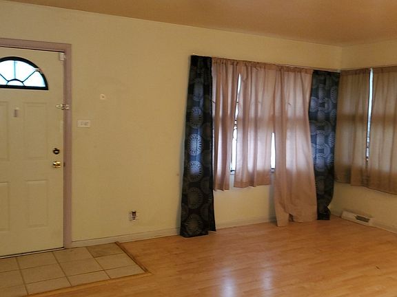 3rd image of 16123 Justine St