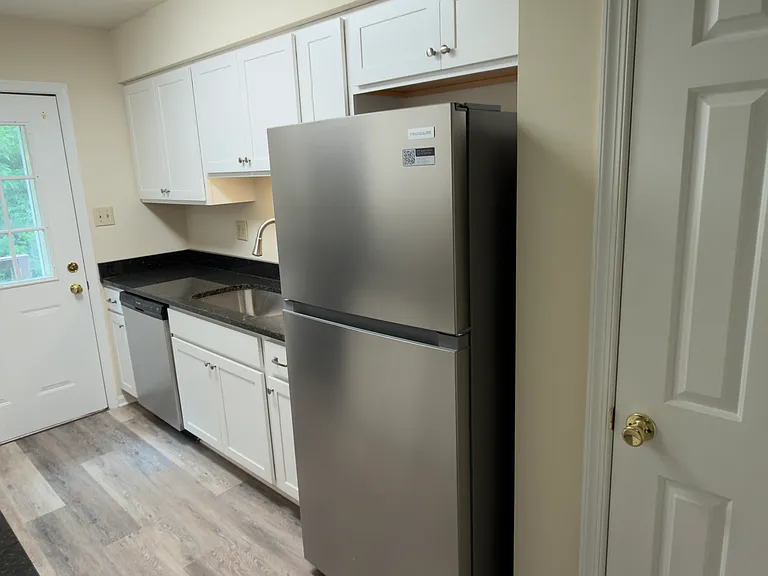 303 Green St #2 — Photo 16