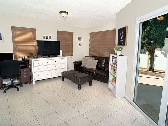 4th image of 10807 Woodley Ave