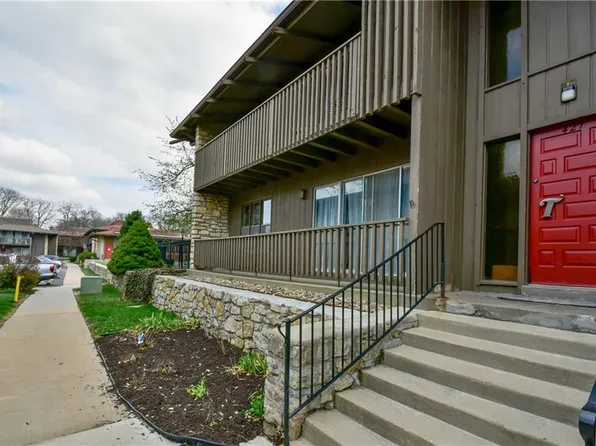 421 W 104th St APT C, Kansas City, MO 64114