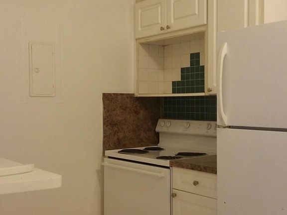 5th image of 965 Biarritz Dr #3