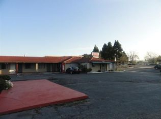 1161 N Main St, Salinas, CA