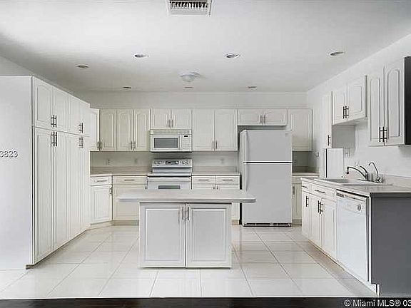 2nd image of 6308 Emerald Sky Ln