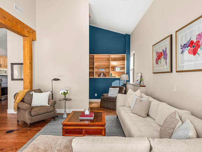 106 Castle View Dr — Photo 5