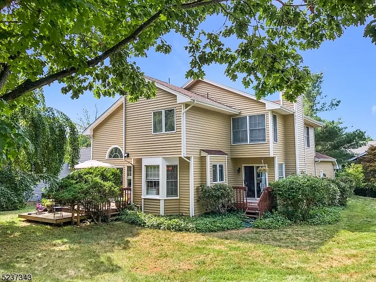 111 Autumn Ridge Rd — Photo 14