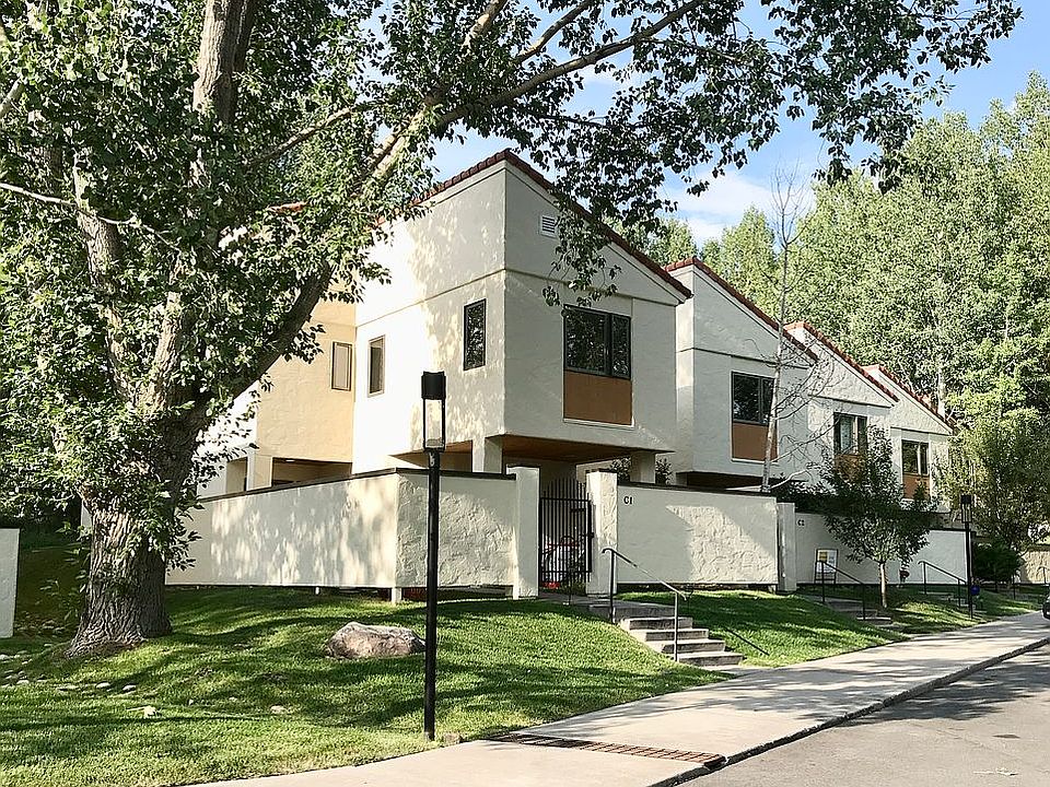 Condo in the summer