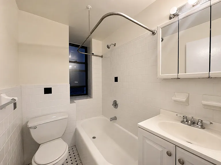 11 E 32nd St #2F — Photo 8
