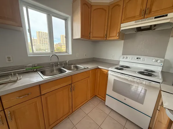 1920 Fern St, Honolulu, HI 96826