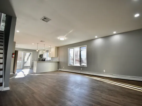 2482 5th Street image 4 of 19