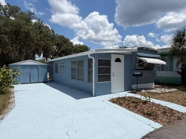 38033 Hall Ave, Zephyrhills, FL 33542