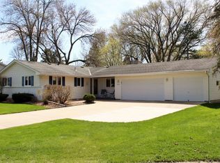 1905 Sibley Ct, Burnsville, MN 55337