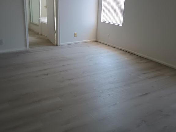 4th image of 8793 W Paradise Ln