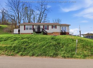 729 Daverton Rd, Charleston, WV
