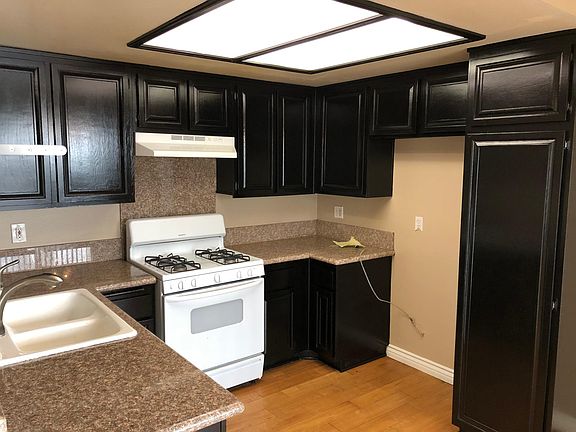 5th image of 9044 Wallingsford Ln