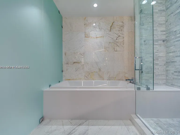 851 NE 1st Ave #11 — Photo 30