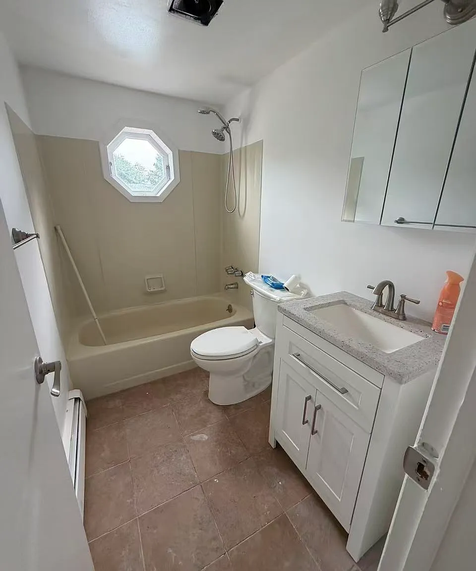Farmedge Rd, Levittown — Photo 1