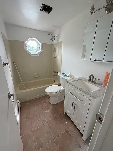 166 Farmedge Rd #1 Photo 1