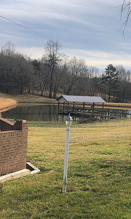 Relaxing pond 