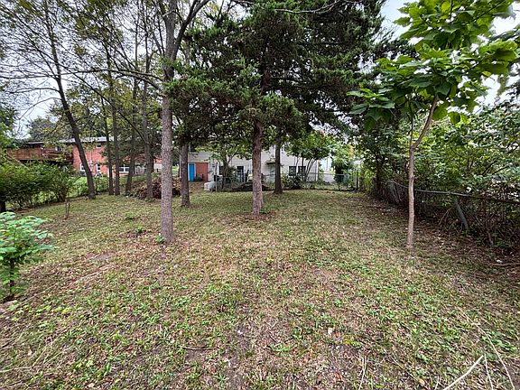 5th image of 1504 Sylvan Ln