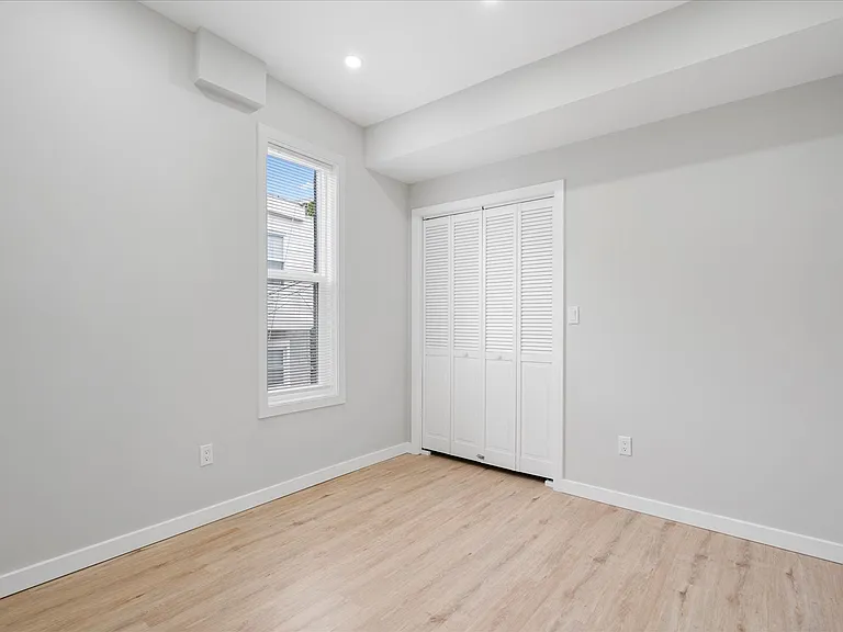 1500 E Lanvale St — Photo 7