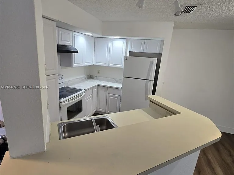 3340 Pinewalk Dr N #1518 — Photo 3