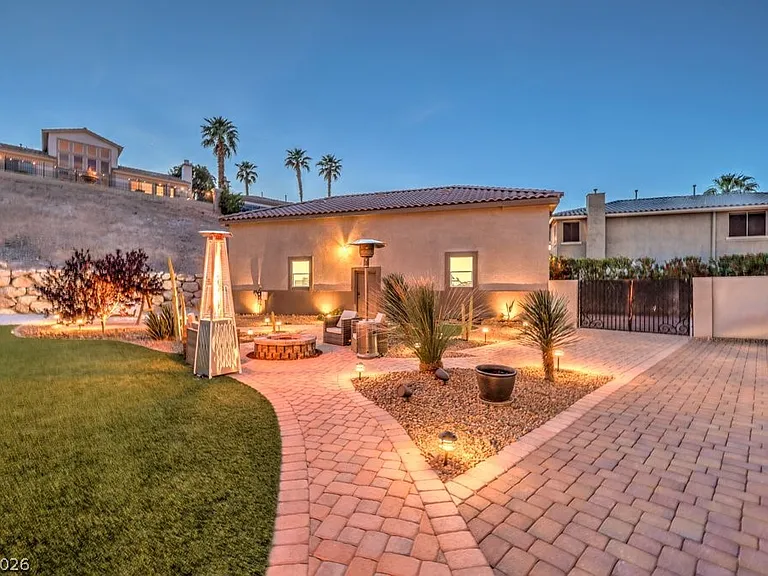 2849 Soaring Peak Ave — Photo 51