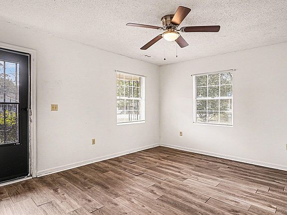 5th image of 916 Brinkley St.
