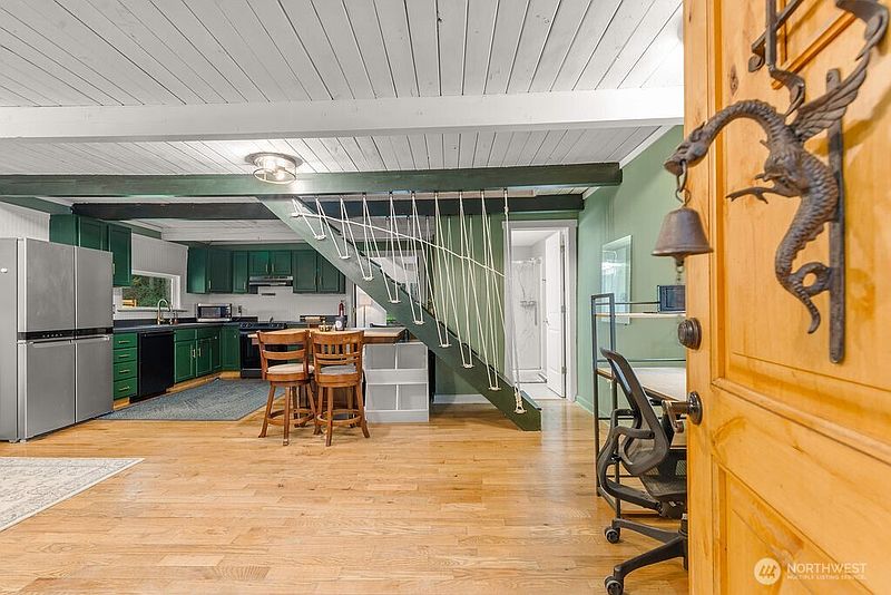 5th image of 13816 Easy Street NW