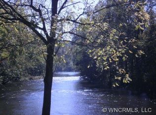 3 Kinloch Ln, Clyde, NC 28721