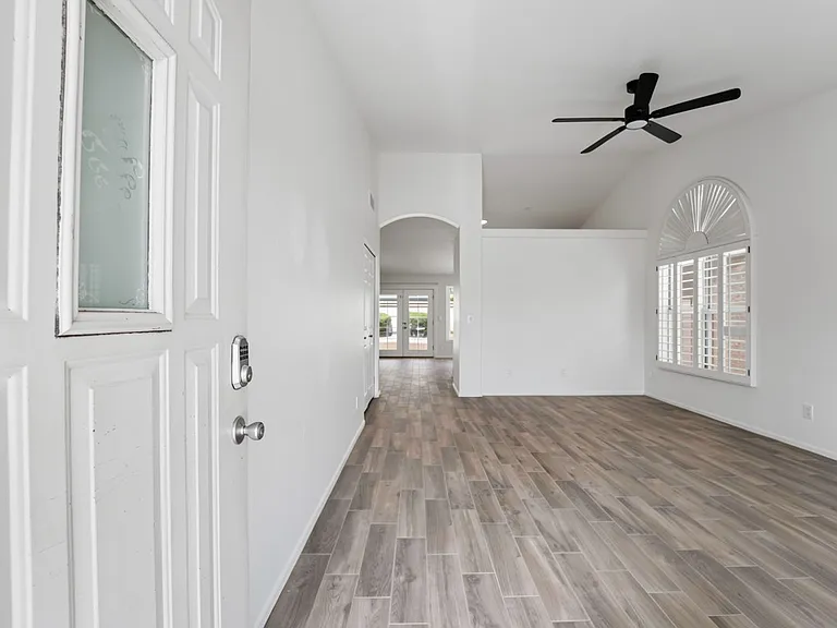 7842 W Boca Raton Rd — Photo 3