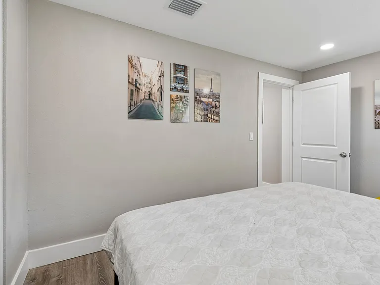 4906 W Cleveland St — Photo 42