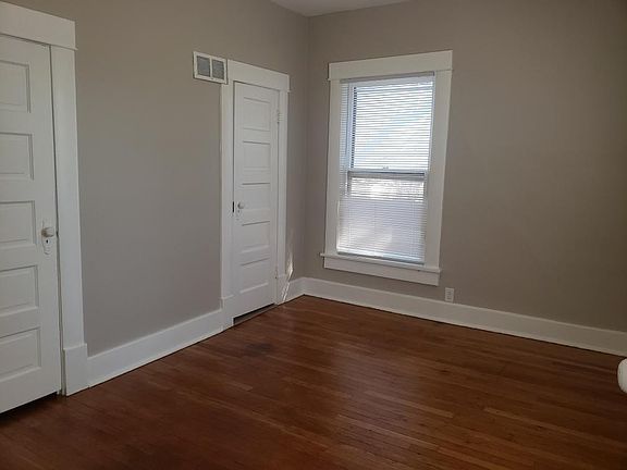 4th image of 2401 Doniphan Ave #B