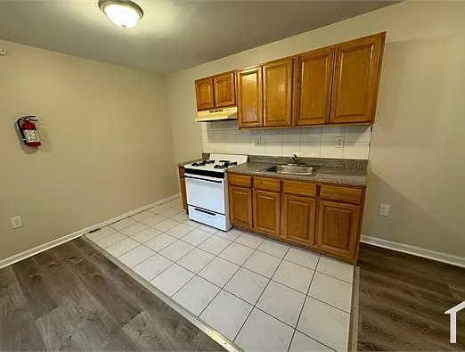 72 9th Ave #1 — Photo 1