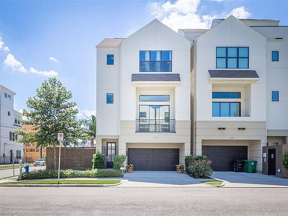 Fantastic location close to River Oaks and Close to the Heights.