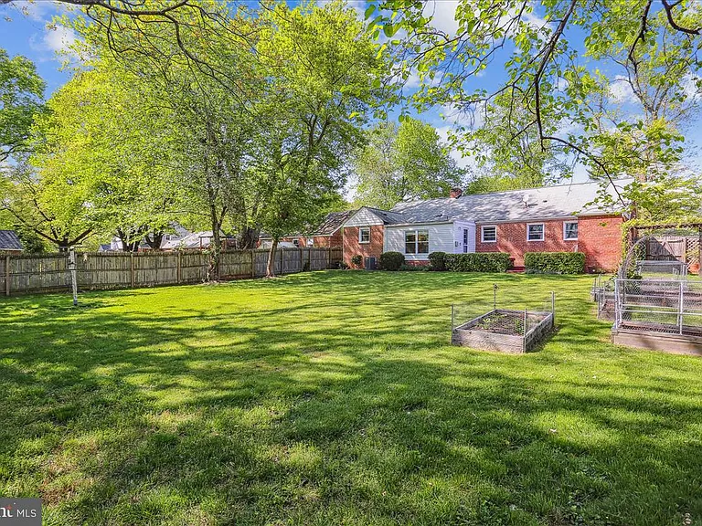 1806 Arcola Ave — Photo 20