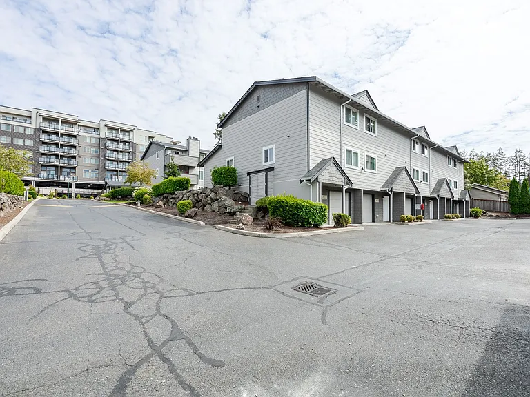 Briarview — Photo 10
