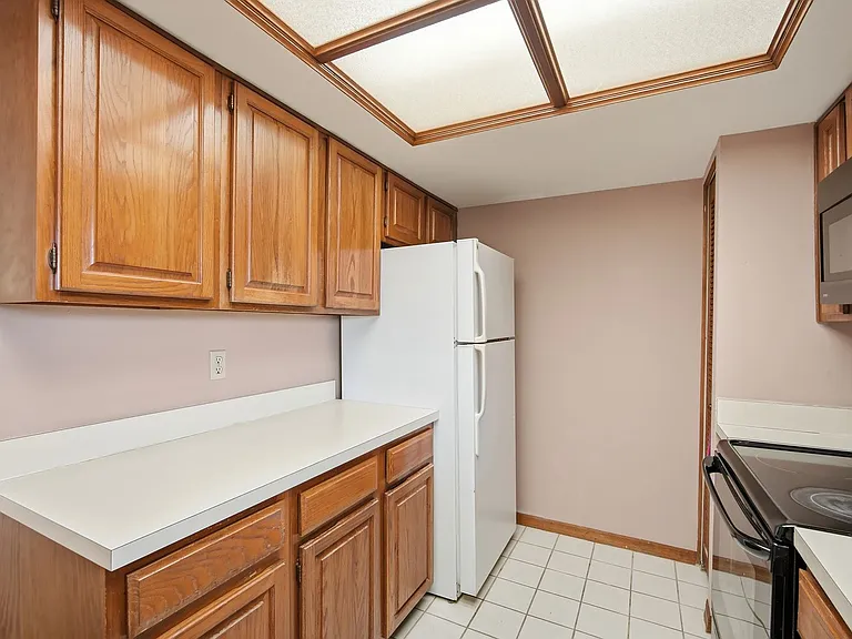 4515 Southampton Ct — Photo 12
