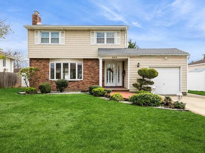 255 Hilda Street, East Meadow, NY, 11554