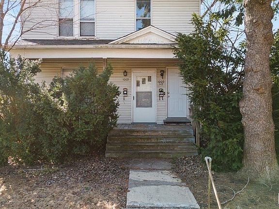 2nd image of 1009 W 15th St