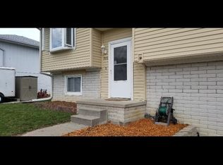 7910 Cottonwood Ave, La Vista, NE 68128