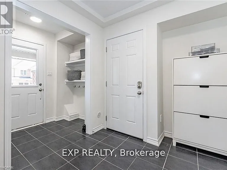 8 Stratus St — Photo 4
