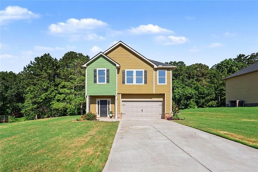 4 bed, 2.5 bath, 2120 sqft, $2,200 — Photo 1