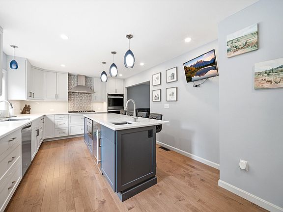 3rd image of 11 Hammar Road