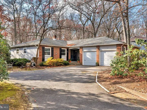 224 Highgate Ln, Cherry Hill, NJ 08003